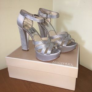 Michael Kors pumps